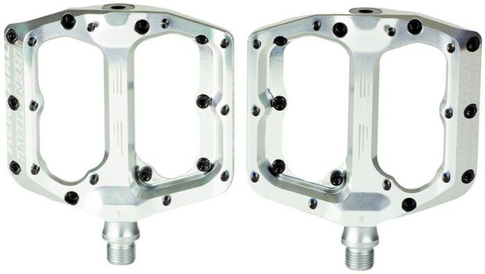 Renthal Revo-F Flat Pedals – Polished Silver