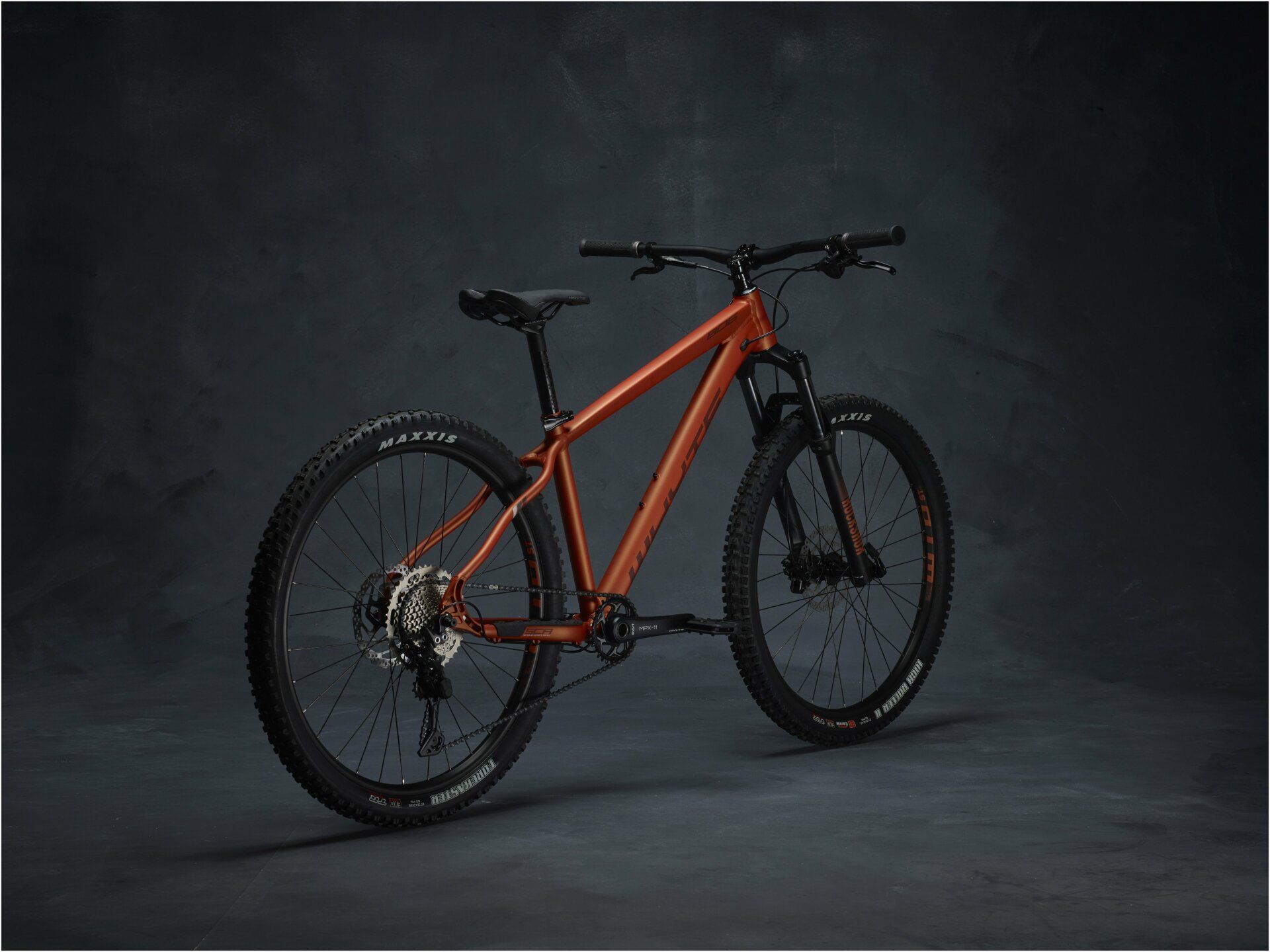 whyte 806 compact v2